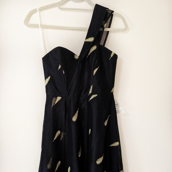 Lumier Embroidered One-Shoulder Dress - Picture 3 of 6